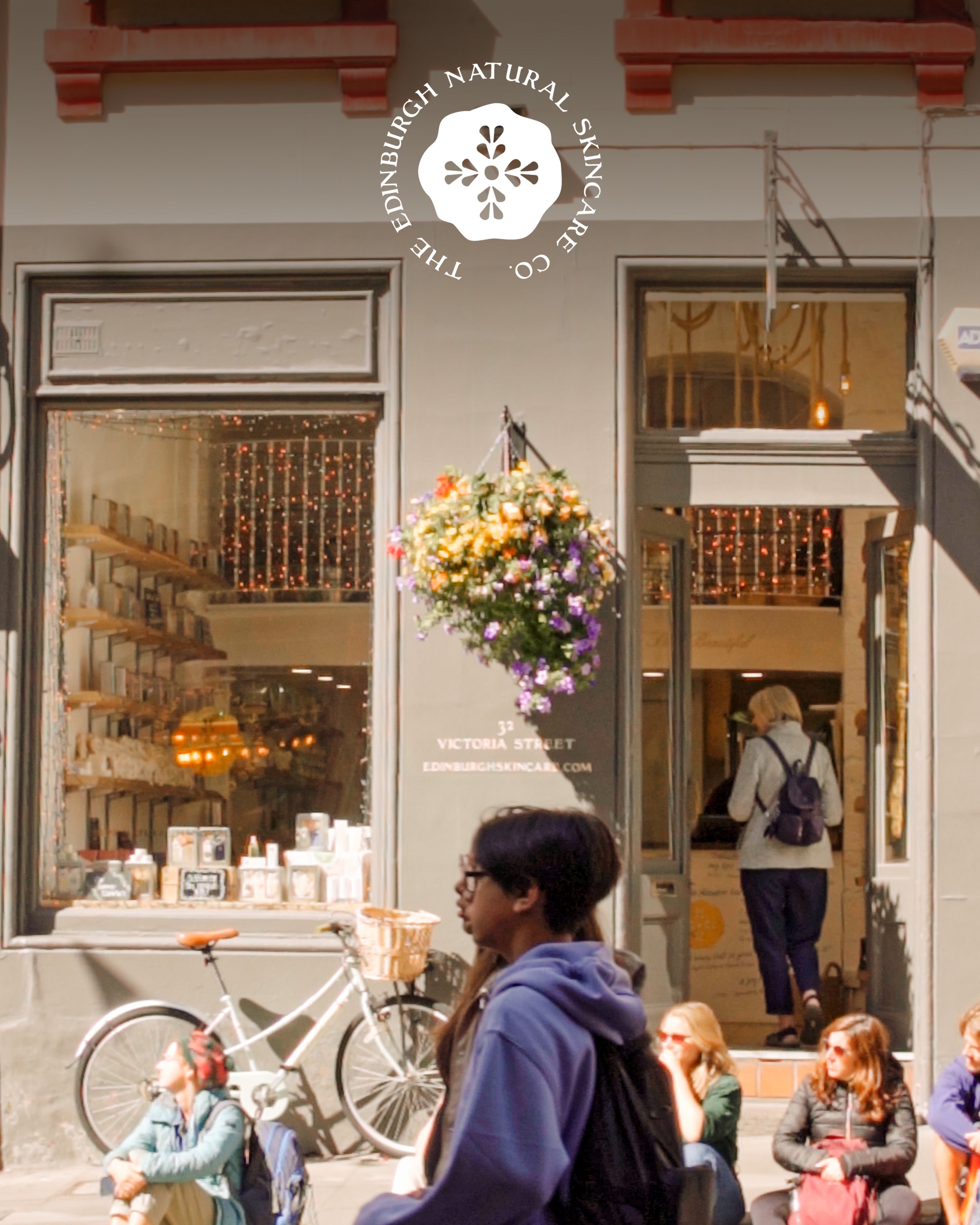 THE QUEEN BEE GIFT BOX SET