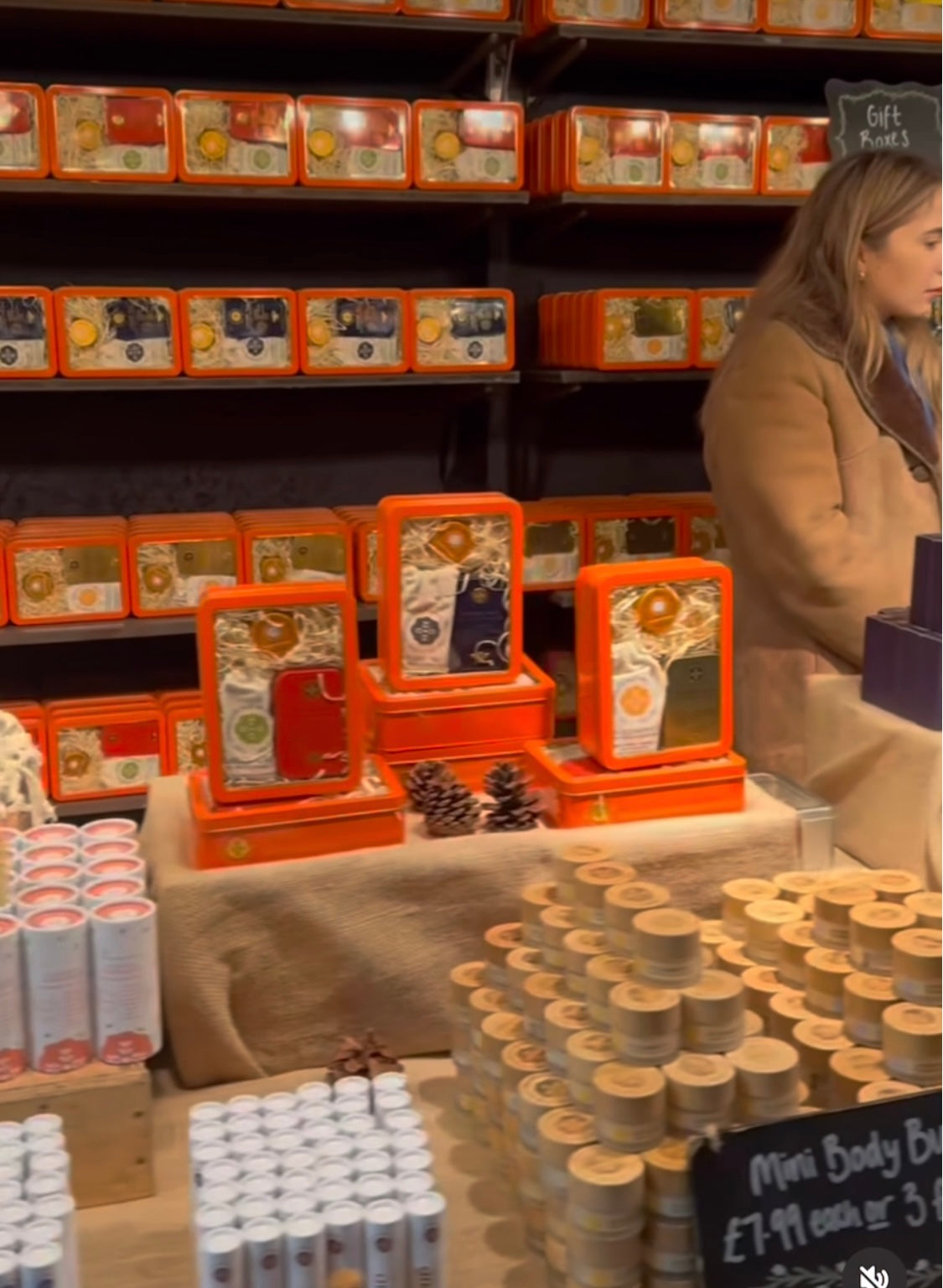 THE QUEEN BEE GIFT BOX SET