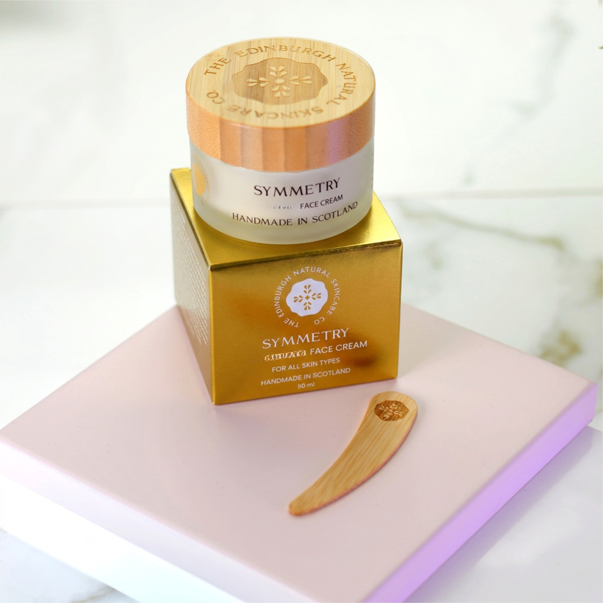 シンメトリー フェイスクリーム 50ml 撮影イメージ（スパチュラは付属しません）